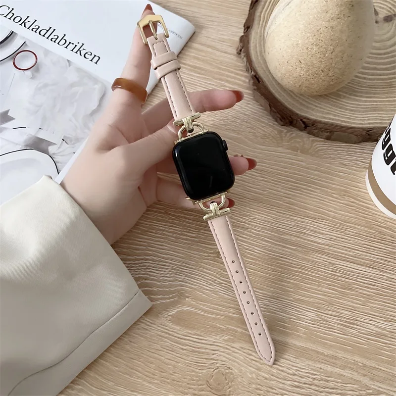 Premium Leather Strap for Smartwatch - Elegant and Durable Bracelet Design