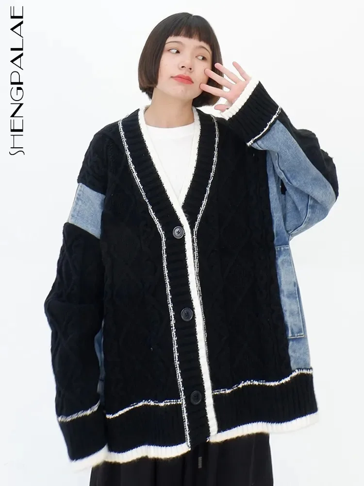 

SHENGPALAE Denim Spliced Sweater For Women Letter Printed Female V-neck Single Breasted Knit Cardigan Coat Autumn 2023 New R7100