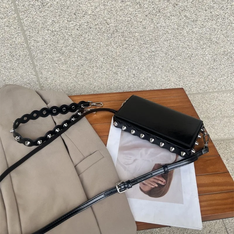 Fashion Women PU Studded Shoulder Bag Punk Underarm Bag Hasp Closure Rivet Shoulder Purse Chic Hobo Bag Slouchy Handbag