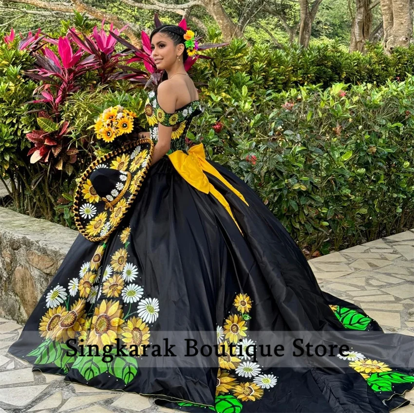 Vestido De Quince Años Negro Con Girasoles Exquisito Vestido De
