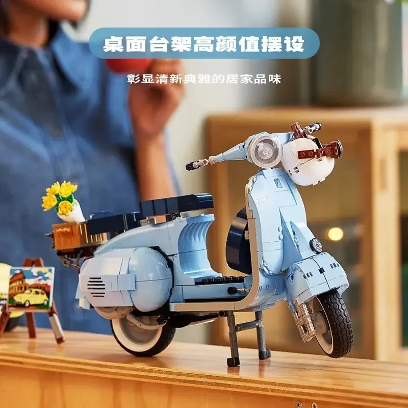 1106PCS Roman Holida Vespa 125 Compatible 10298 Technical Famous Motorcycle City Building Blocks MOTO Toys For Kids Gift 4