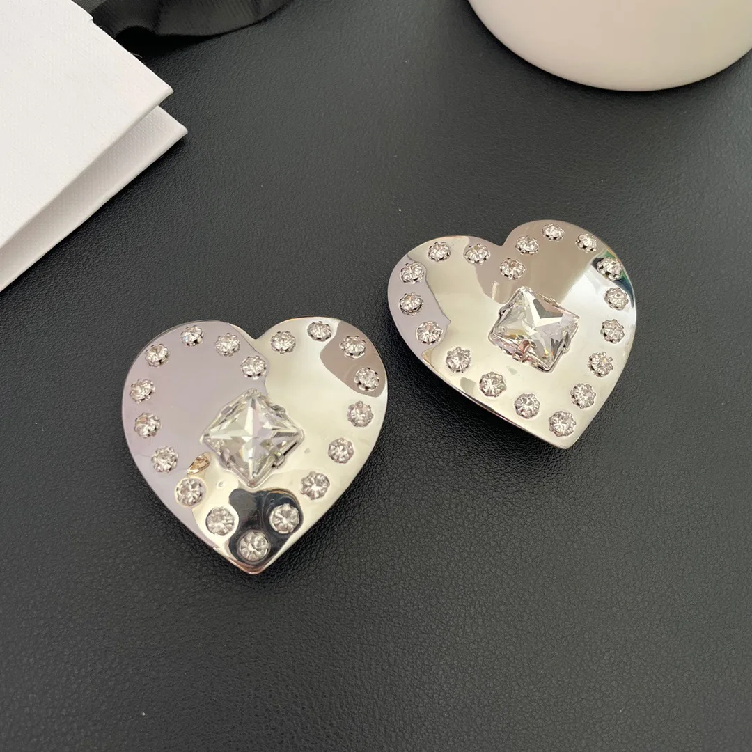 Earrings Temperament Light Luxurious Peach Heart Clip For Women Aretes De Mujer Pendientes Boucle D’Oreille Orecchini Clip De