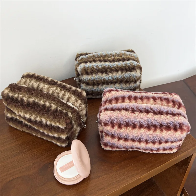 Autumn/Winter Plush Makeup Bag Soft Cosmetic Storage Bag Portable Thick Striped Organizer Retro-Inspired Design Clutch Pouch