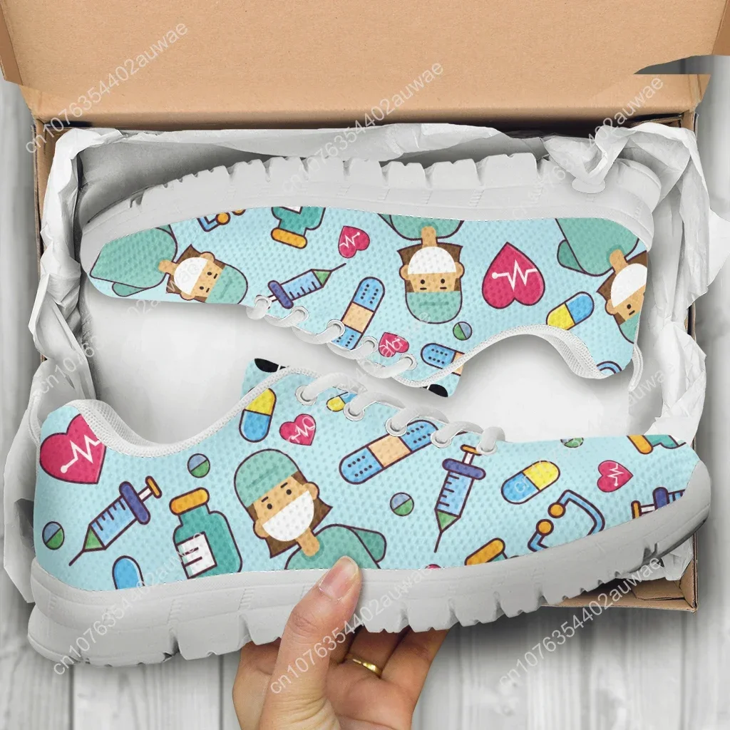 Scarpe da ginnastica per infermiere medico da donna stampa ospedaliera medica appartamenti in rete leggera da donna Casual prima