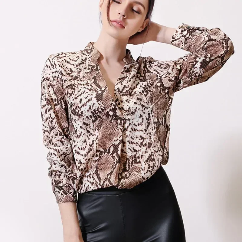 

Autumn Sexy Long Sleeve Shirt Women Tops Spring 2023 Snake Print Blouse V-neck Chiffon Shirt Clothes Blusas New 29664