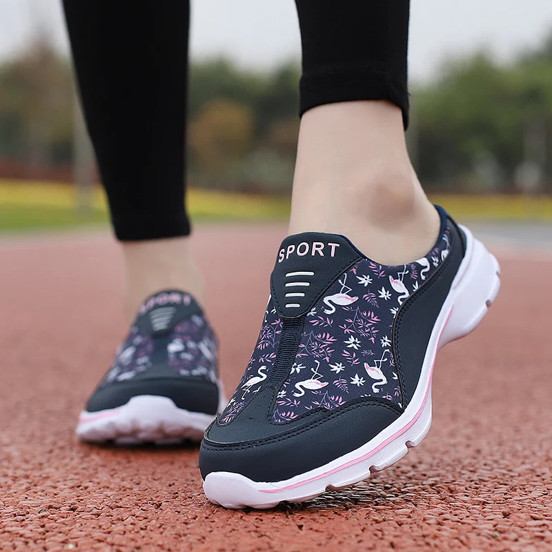 Breathable Light Women Mules New Casual Half Slippers Outdoor Flats Zapatos De Mujer Plus Size Quality Shoes for Woman Slippers 2