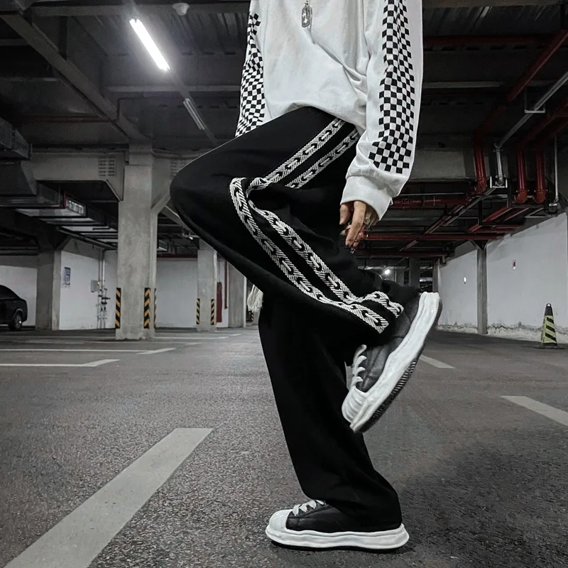 Рисунок 5 - Повседневные брюки на шнуровке