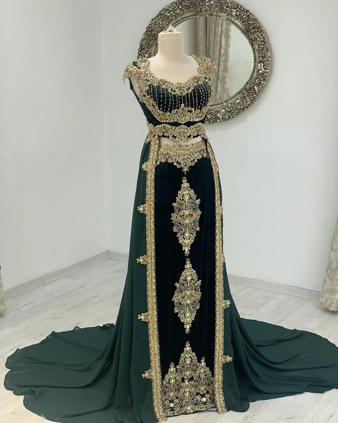 فستان سهرة كلاسيكي من Valintimu برقبة دائرية للنسا...