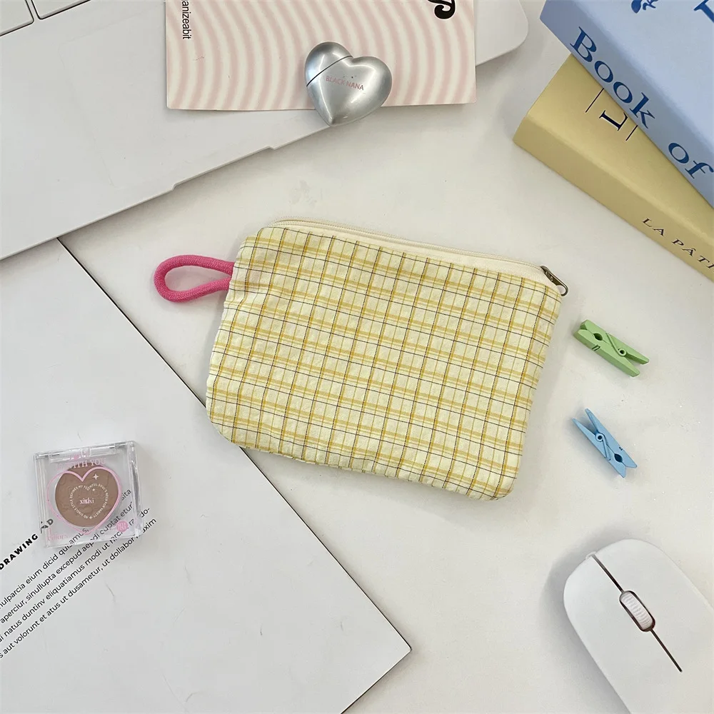 Kleine karierte Reise-Kosmetik-Lippenstift-Schlüsselkarte, Datenkabel, tragbare Aufbewahrungstasche, Mädchen-Make-up-Handtaschen, Geldbörse, Taschen, Organizer – Detail 10