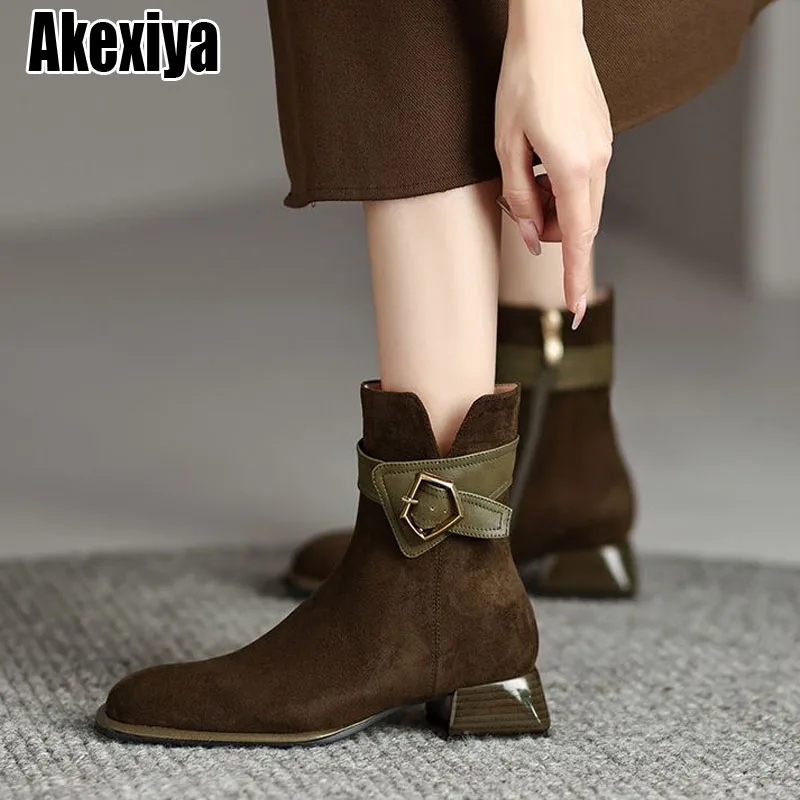 

Vintage Thick Heels Ankle Boots Women 2023 Autumn Side Zipper Pointed Toe Short Boots Woman Black Flock Square Heel Shoes Female