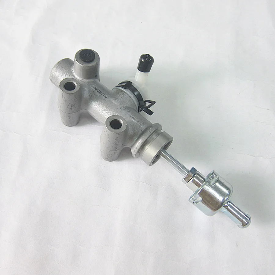 Clutch master cylinder 31420-60030 for Toyota LAND CRUISER PRADO GRJ120 KZJ120 LJ120 RZJ120 TRJ120 2002-2010 MTM
