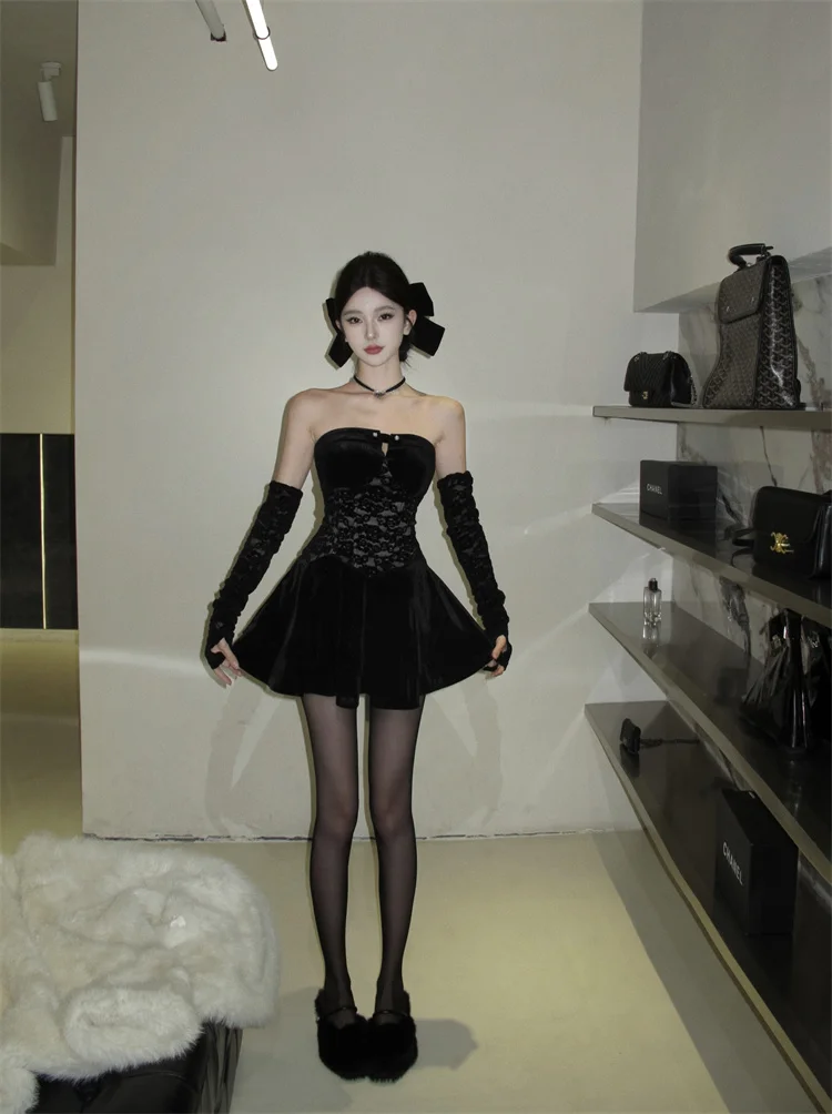 Minivestido gótico Y2K sin tirantes para mujer, vestido de fiesta de noche de retazos de encaje de terciopelo negro, corte en A, ajustado, sexy, para graduación, nuevo