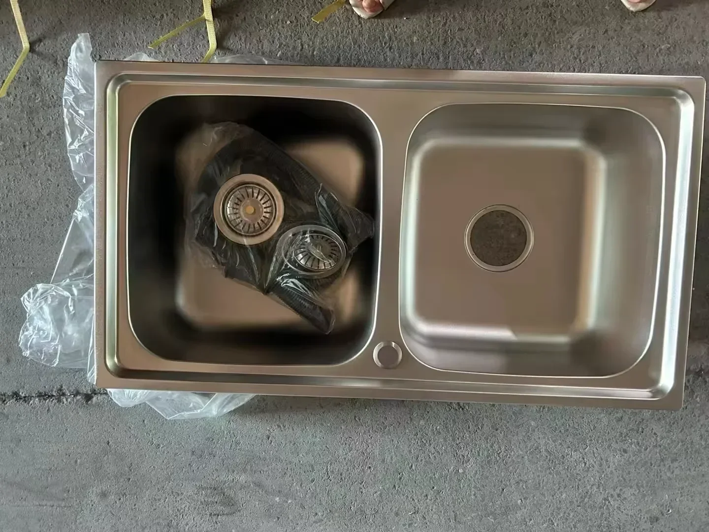 OSONOE Stainless Steel 304 Double Basin Kitchen Sink With Drain Plate