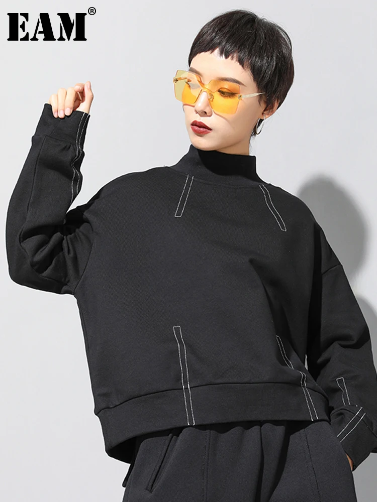 

[EAM] Loose Fit Black Line Split Joint Sweatshirt New Stand Collar Long Sleeve Women Big Size Fashion Tide Spring 2024 1U153