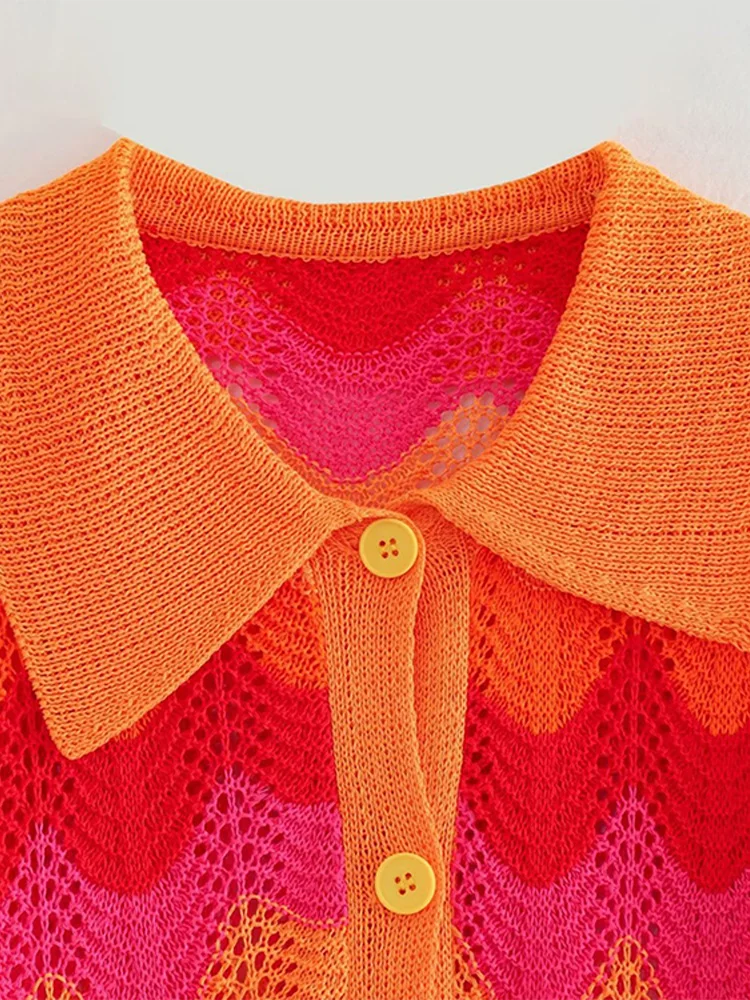 Рисунок 6 - Женский кардиган с волнистыми полосками