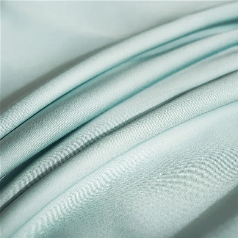 Luxurious Natural Silk Envelope Pillowcase - Comfortable High-Quality Bedding in Solid Color