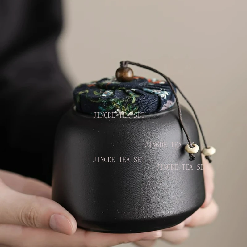 Small ceramic tea can, portable for office and home use, green tea Longjing tea moisture-proof sealed storage can