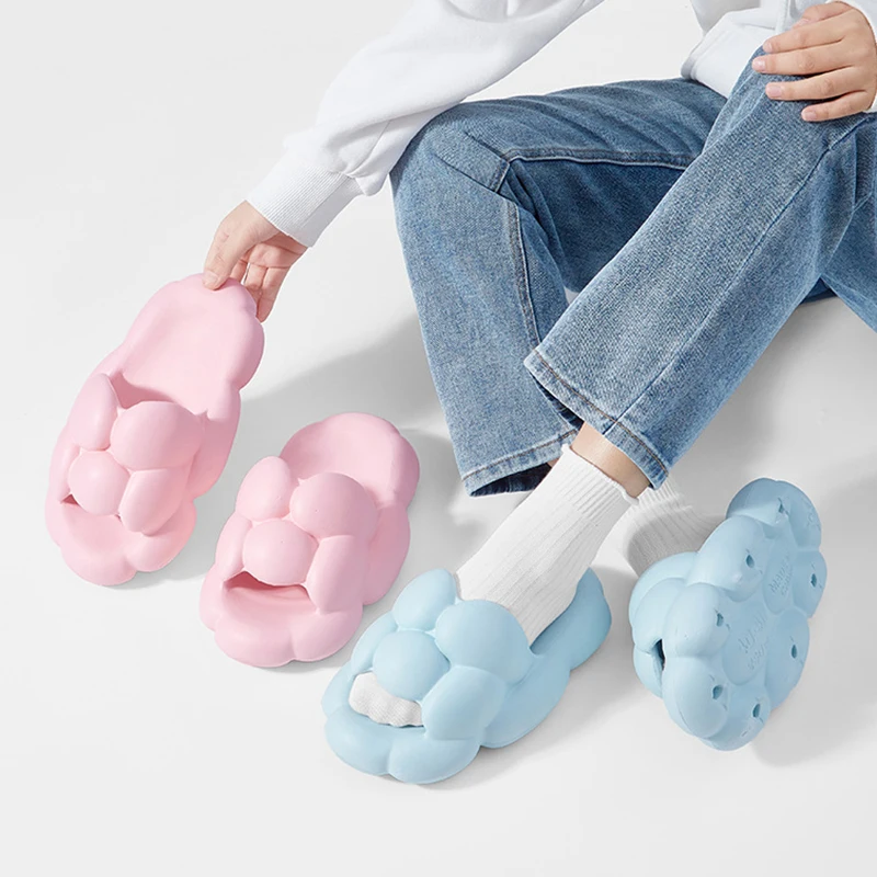 Cute Home Cloud Slippers For Women Summer 2023 New Designer Thick