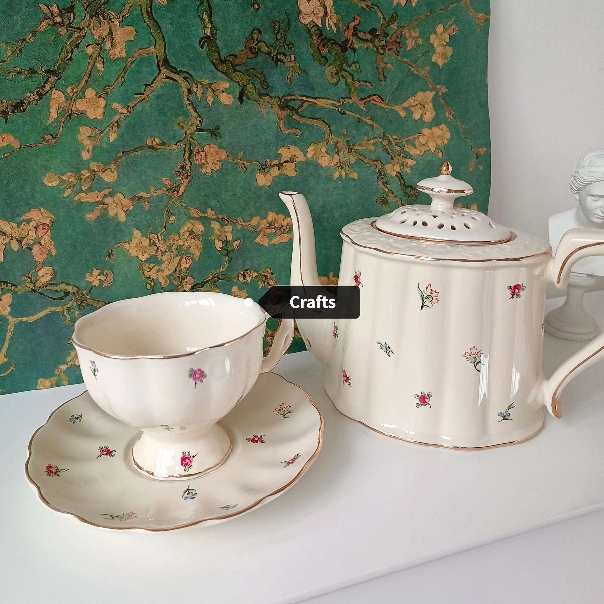 FragmentedEuropeanVintageCoffeeCupandPlateSetwithGoldTeaPot