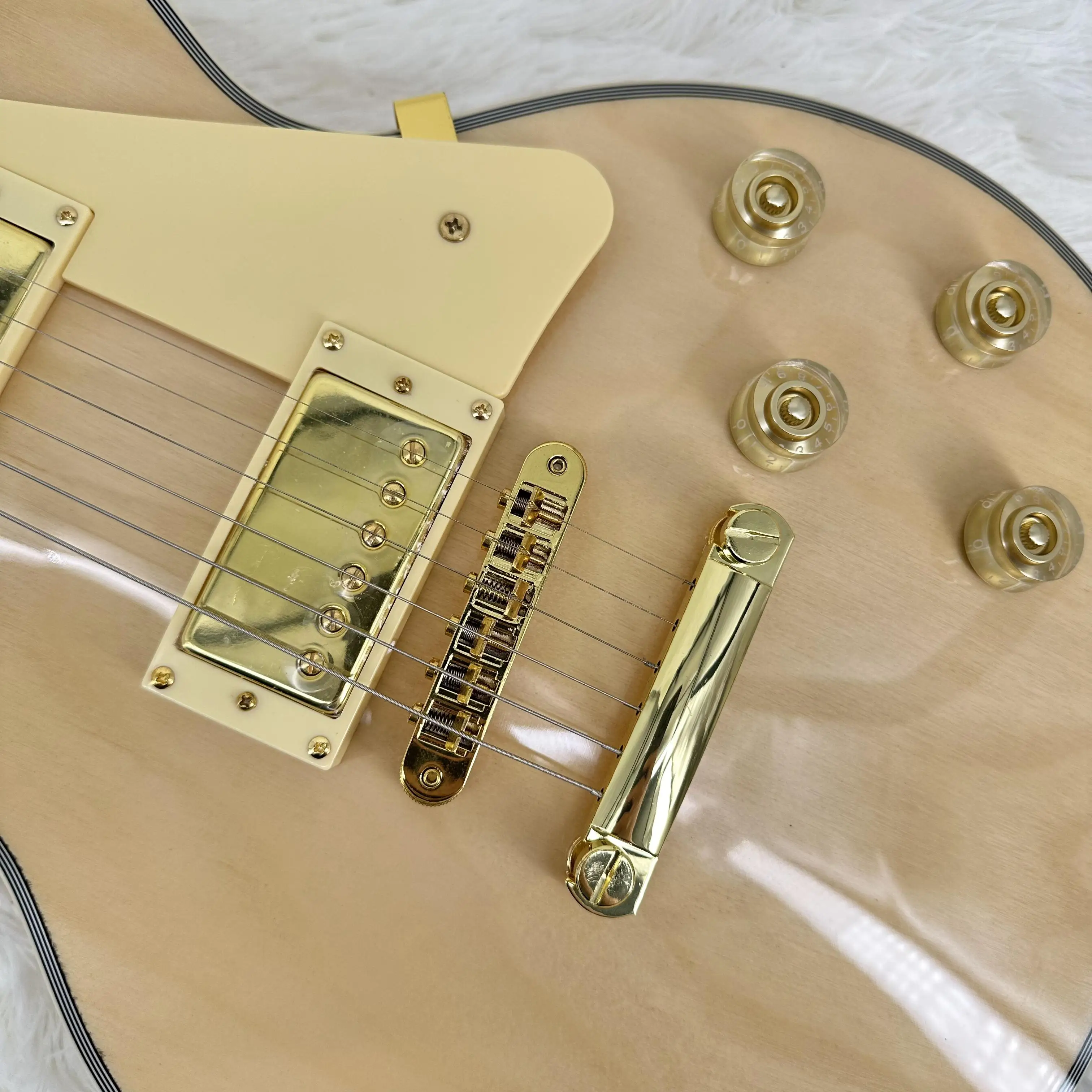 Standard Electric Guitar 6 Strings Mahogany Finish ping Available