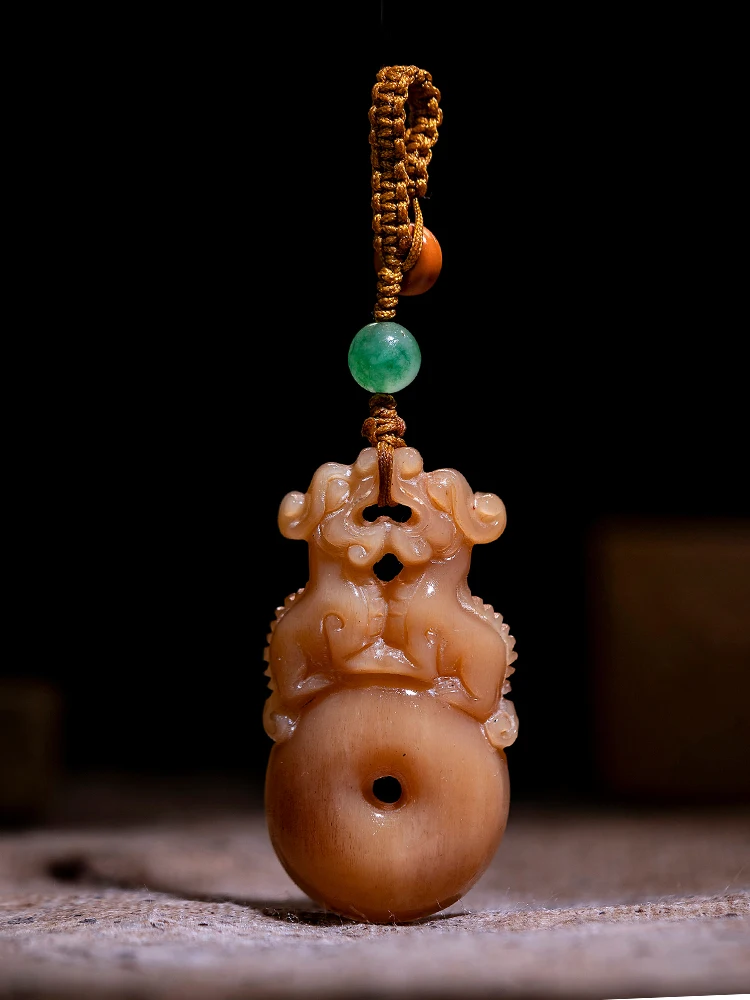 

Natural Bone Carving Fu Guanyin Hand Like God Dragon Beads Skull Hand Woven Chain Car Pendant