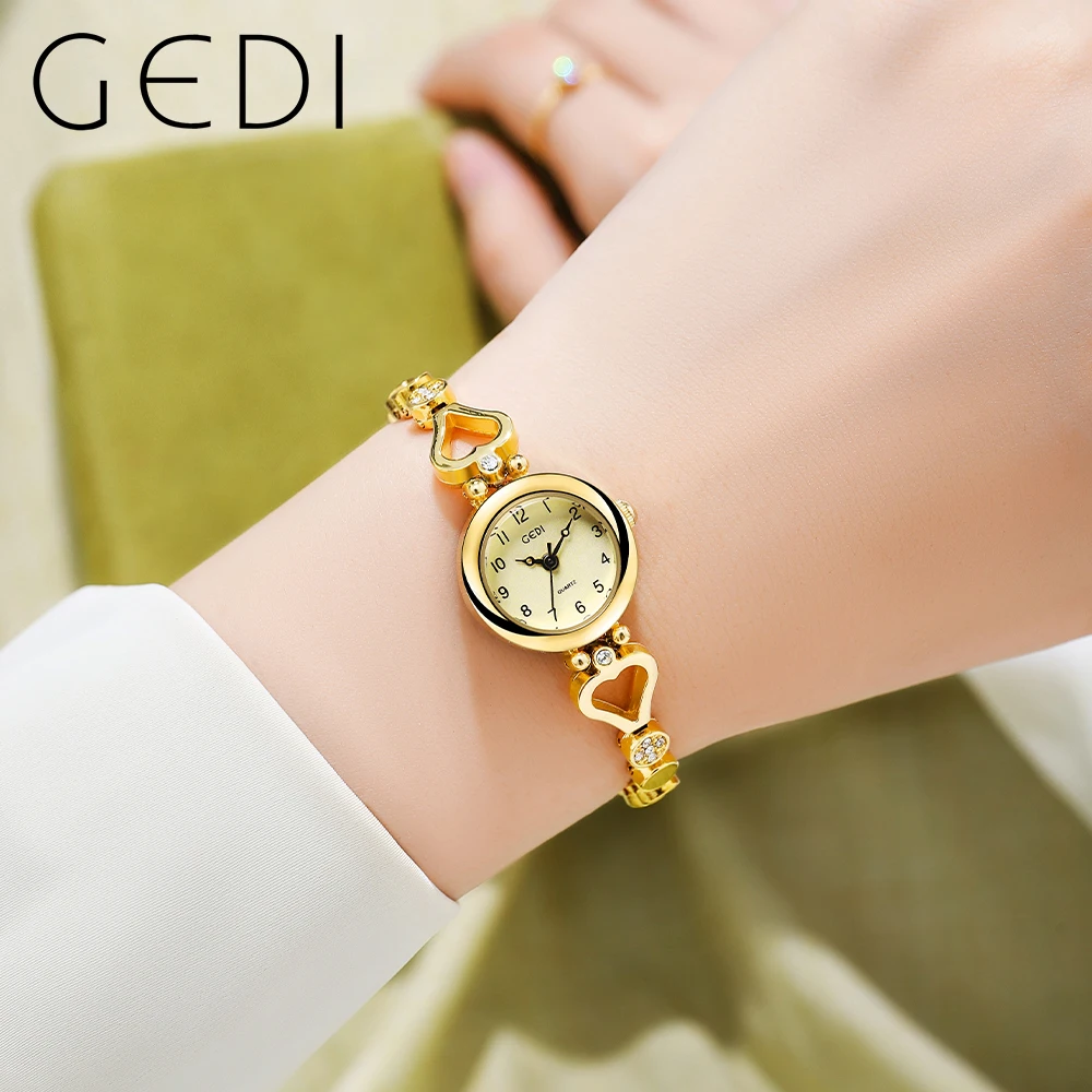 Luxury White Ultra-thin Women Jewelry Watches Alloy Heart Shaped Band 30m Water Resistance Ladies Quartz Bracelet Watch Clock