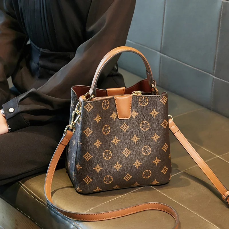 حقائب كتف نسائية فاخرة من علامة IMJK التجارية، بتص...