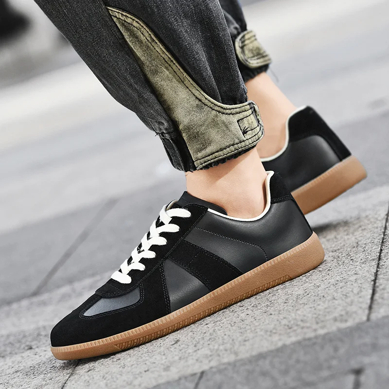 Description Picture 5 of itemSpring and summer retro low top sneakers are versatile, lightweight, comfortable, and casual sports shoes for both men and women