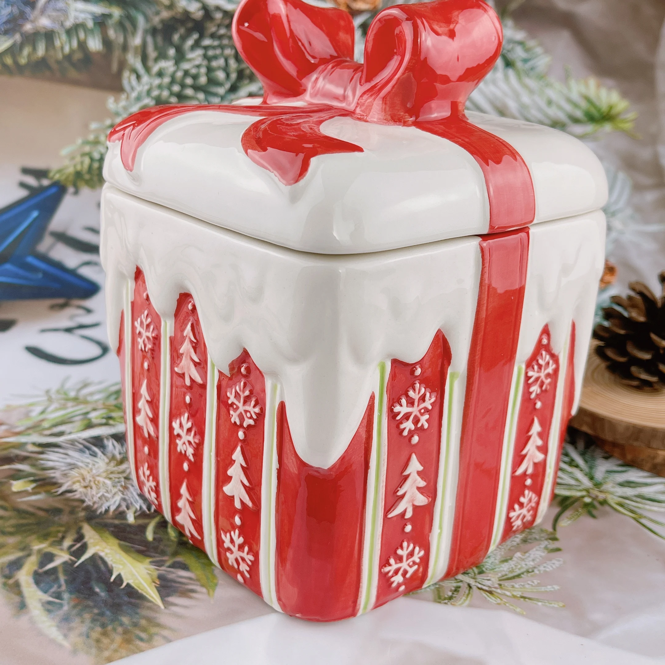 

Sculpture Ceramic Christmas Gift Box, Candy Storage Jar, Home Decor, Living Room Dried Fruit Jar, Kitchen Food Container