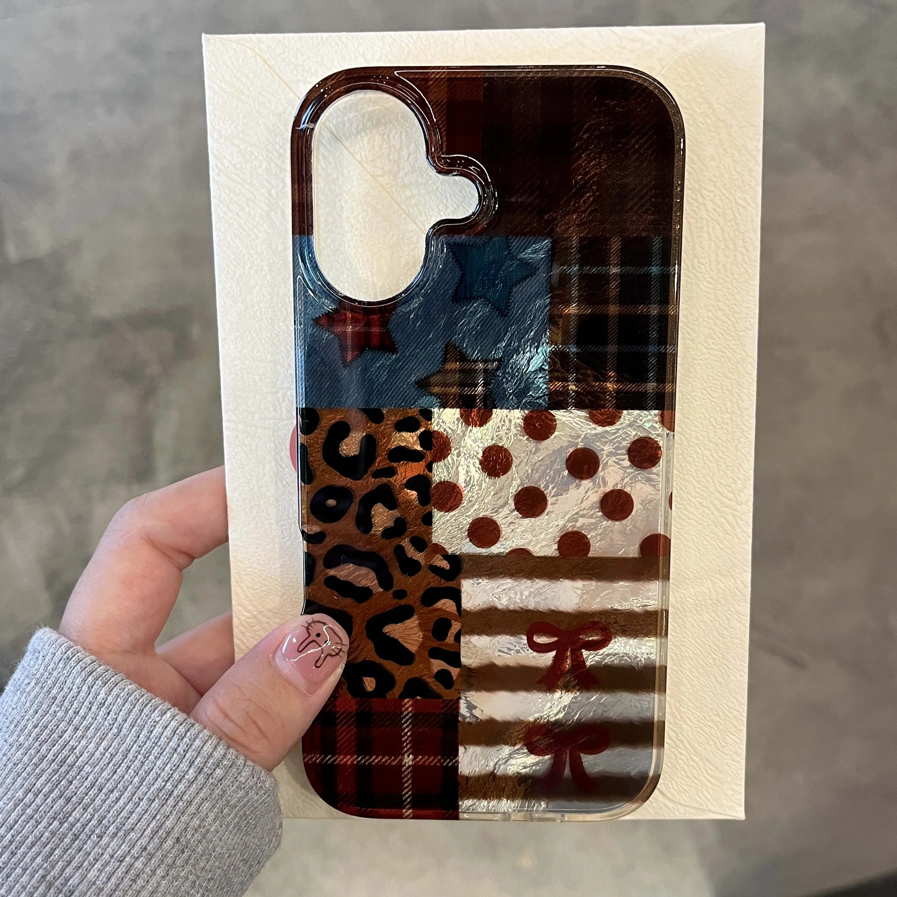Retro Leopard Textured Phone Case - Stylish Protective Back Cover