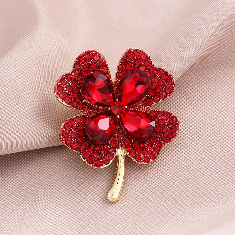 New Small Fragrance Brooch Tide Pearl High-end Female Corsage Letter  Brooches Clothing Coat Accessories Broches