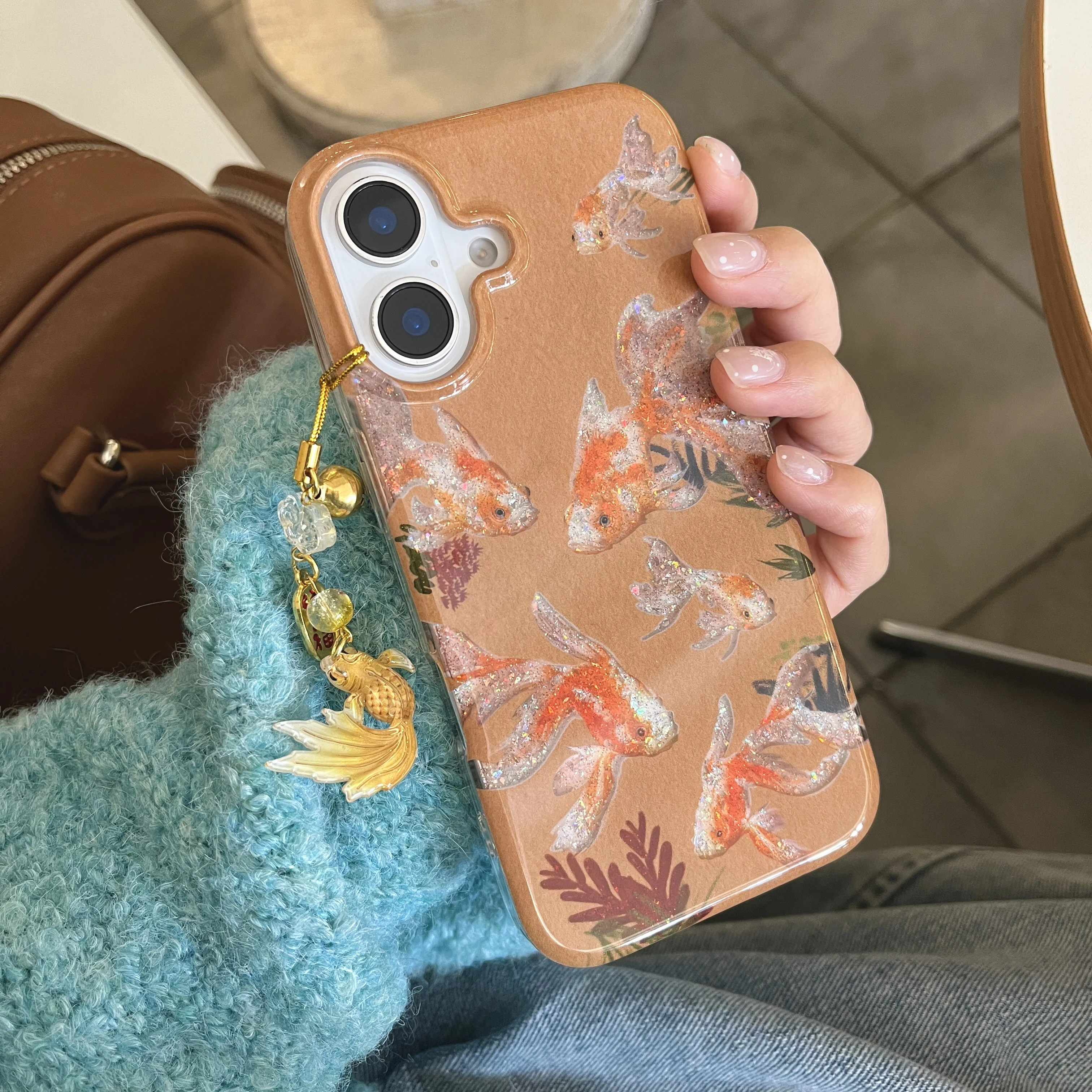 iPhone - 金魚 Amazon.co.jp: iPhone11 用 ケース 金魚 魚類 スマホケース