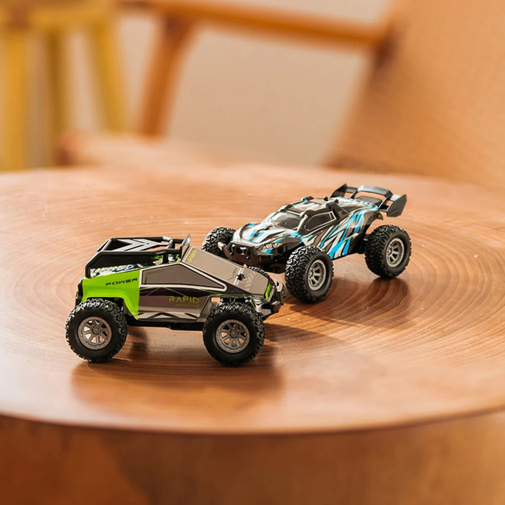 1/32 Remote-Controlled Car Max Speed 20km/h Built in Dual LED