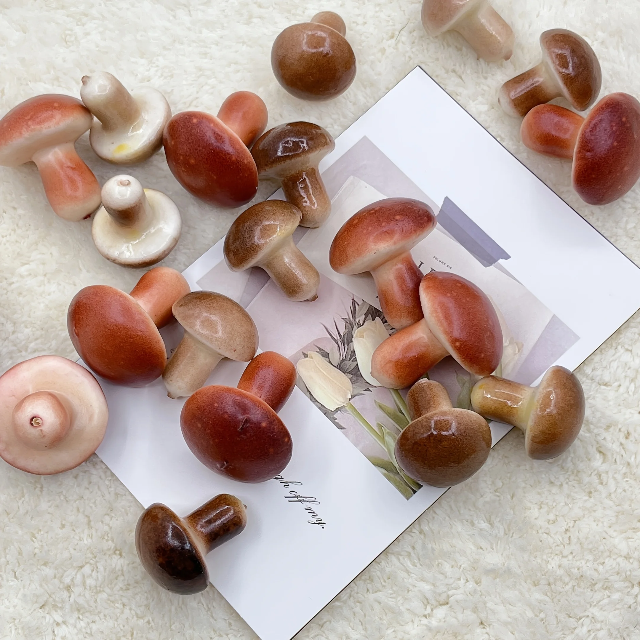 6/10 Stück Mini Kunststoff-Schaumstoff Künstliche Pflanzen, Gras, Pilze, Mini-Kleinpilze für DIY-Requisiten/Heimdekoration/Fotoshooting-Requisiten