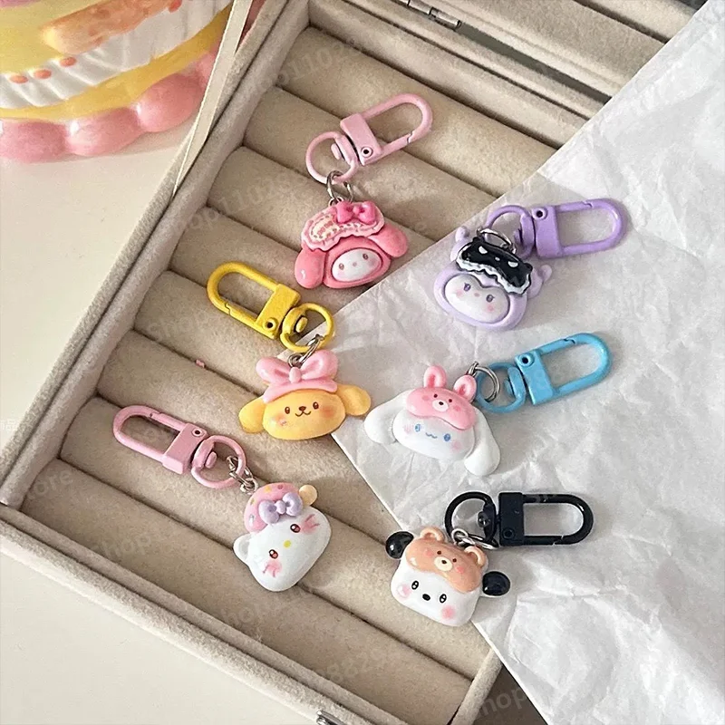 

Anime Hellos Kittys Keychain One Piece Kuromis Cute Cartoon Girl Bag Decorative Pendant Couple Kawaii Pochacco Accessory Gifts