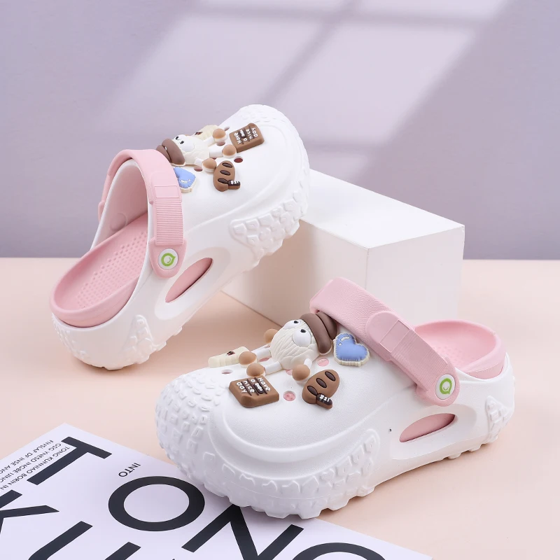 2025 Summer 3D Cartoon Design Women Slippers Fashion Garden Clogs Men Girls Home Bath Beach Slides Shoes