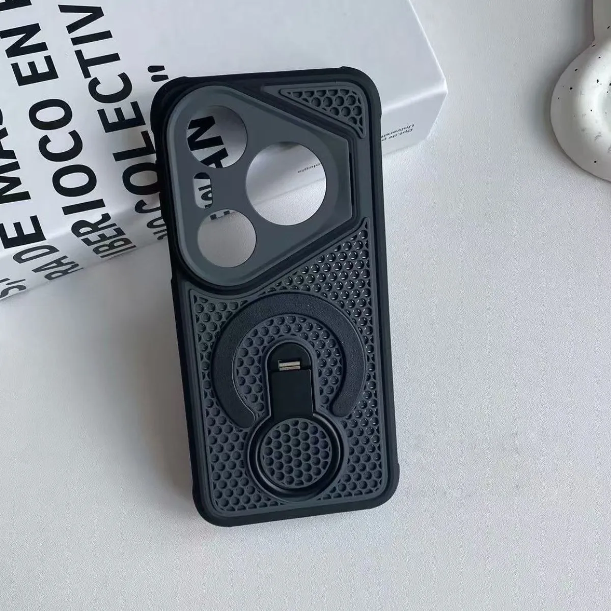 360° Rotating Magnetic Heat-Dissipating Armor Case