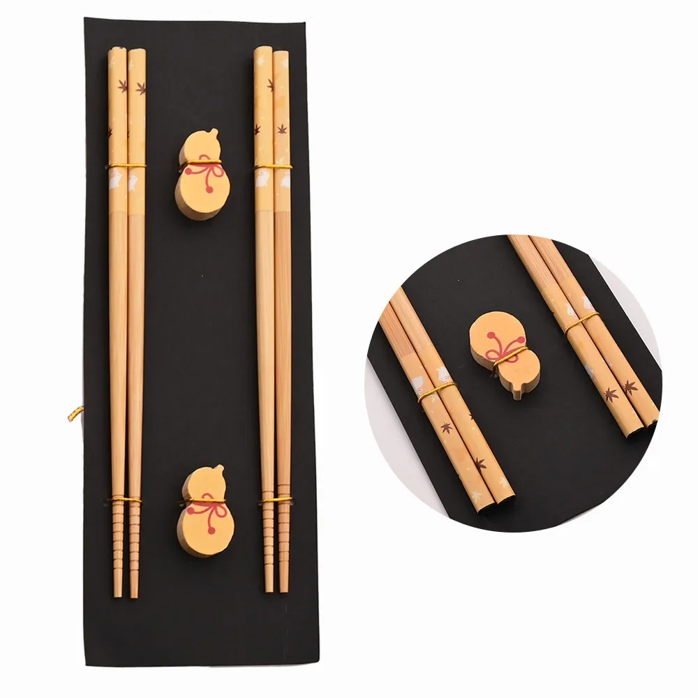 Set Bacchette Con Supporto Panda - 2 Paia Di Bastoncini E Porta Bacchette In Plastica