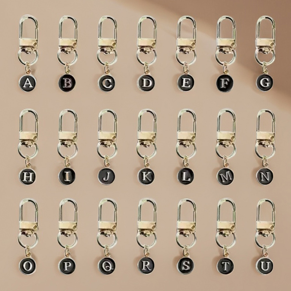 1pc DIY 26 Letters A To Z Keychain Charms 26 Alphabet Metal Keyring lovely  Cute Hang Bag Pendant Ring For Woman Gifts