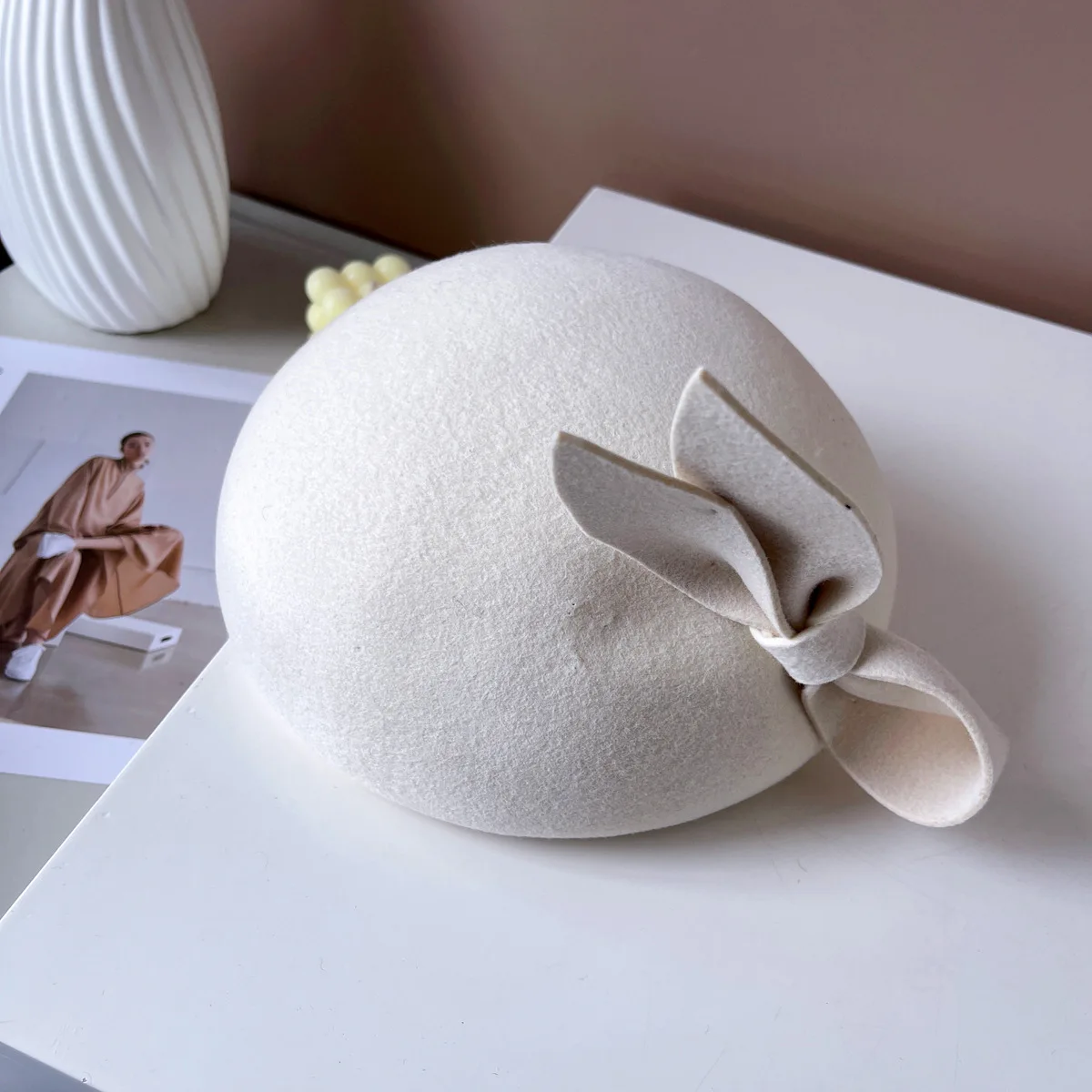 

202308-xx chic dropshipping cute rabbit ear wool felt lady beret cap women Leisure painter hat