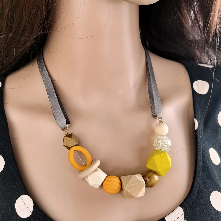 N0018-red+Yellow+Brown COIRIS 3 Layers Faceted Wood Beaded Strand Statement Necklace for Women 