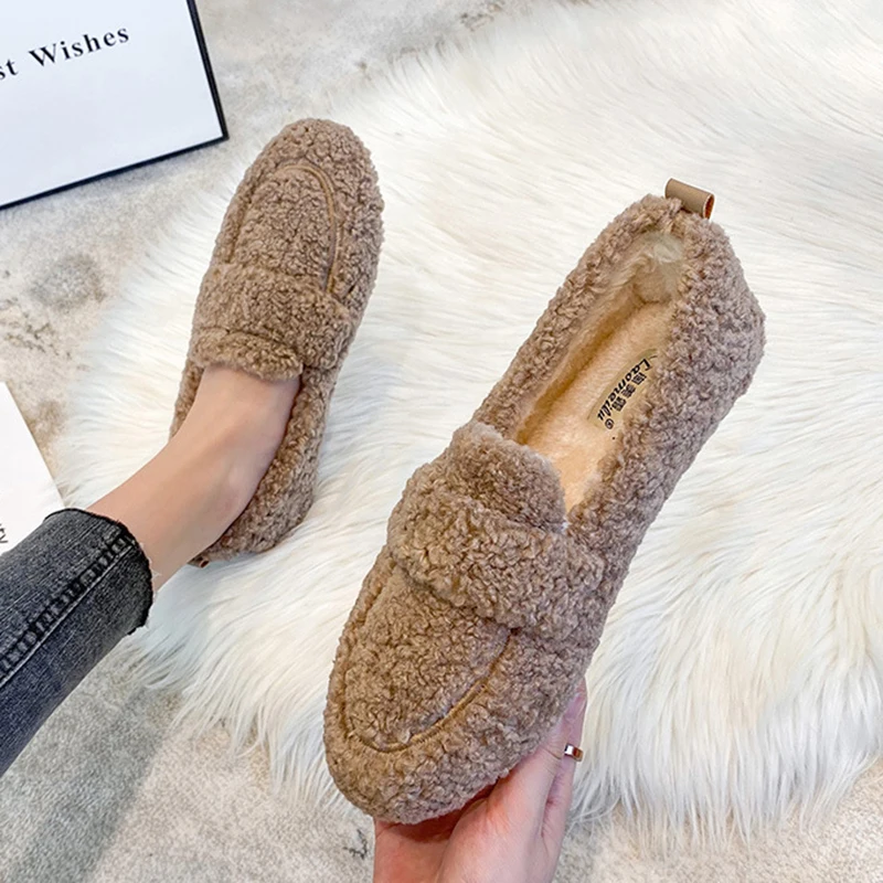 Manfield - Dames - Cognac suède pantoffels met imitatiewol - Maat 41