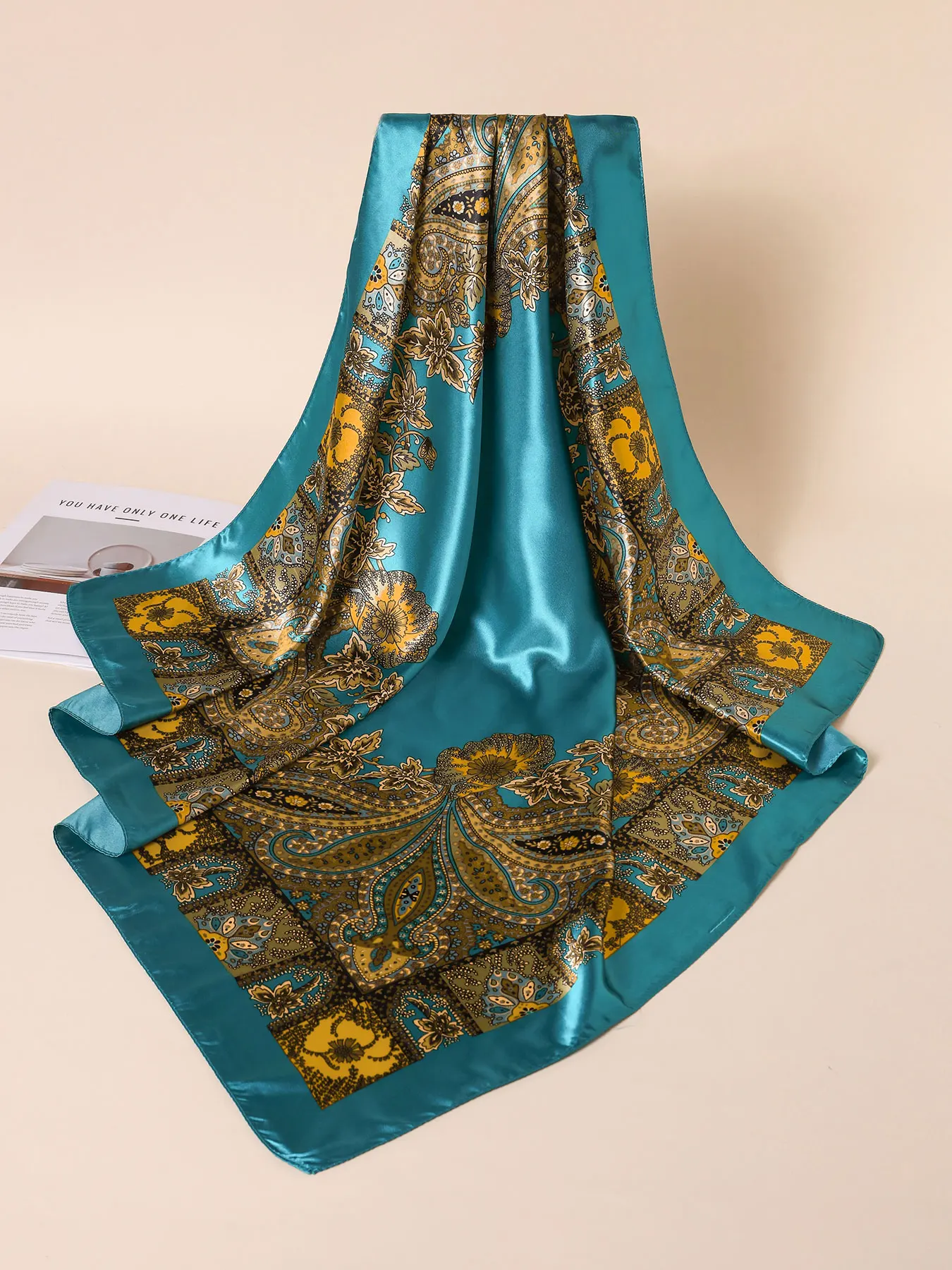 Sciarpa Quadrata In Raso DAMILY 90x90 Cm Con Motivo Paisley, Multifunzione Per Capelli O Collo