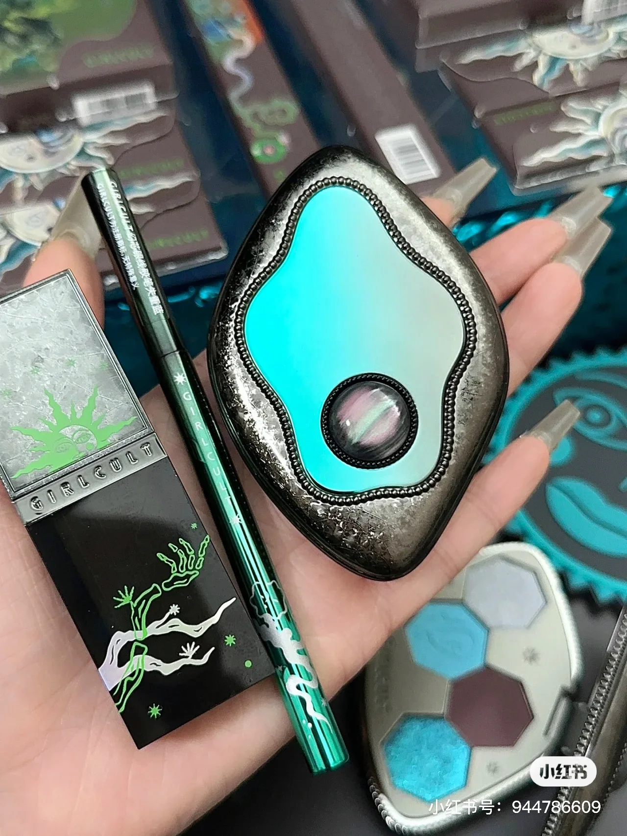 Girlcult Chameleon Dreamland Eyeshadow Palette Mirror Lip Glaze Eyeliner Glue Pen Flowing Firefly Causing Grass Green liquid eyeliner,eyeshadow stick,eye makeup set,eyeshadow pencil,eyeshadow pen,makeup kit,eyeliner pencil,makeup pen,eyeshadow eyeliner,liquid eyebrow pencil
