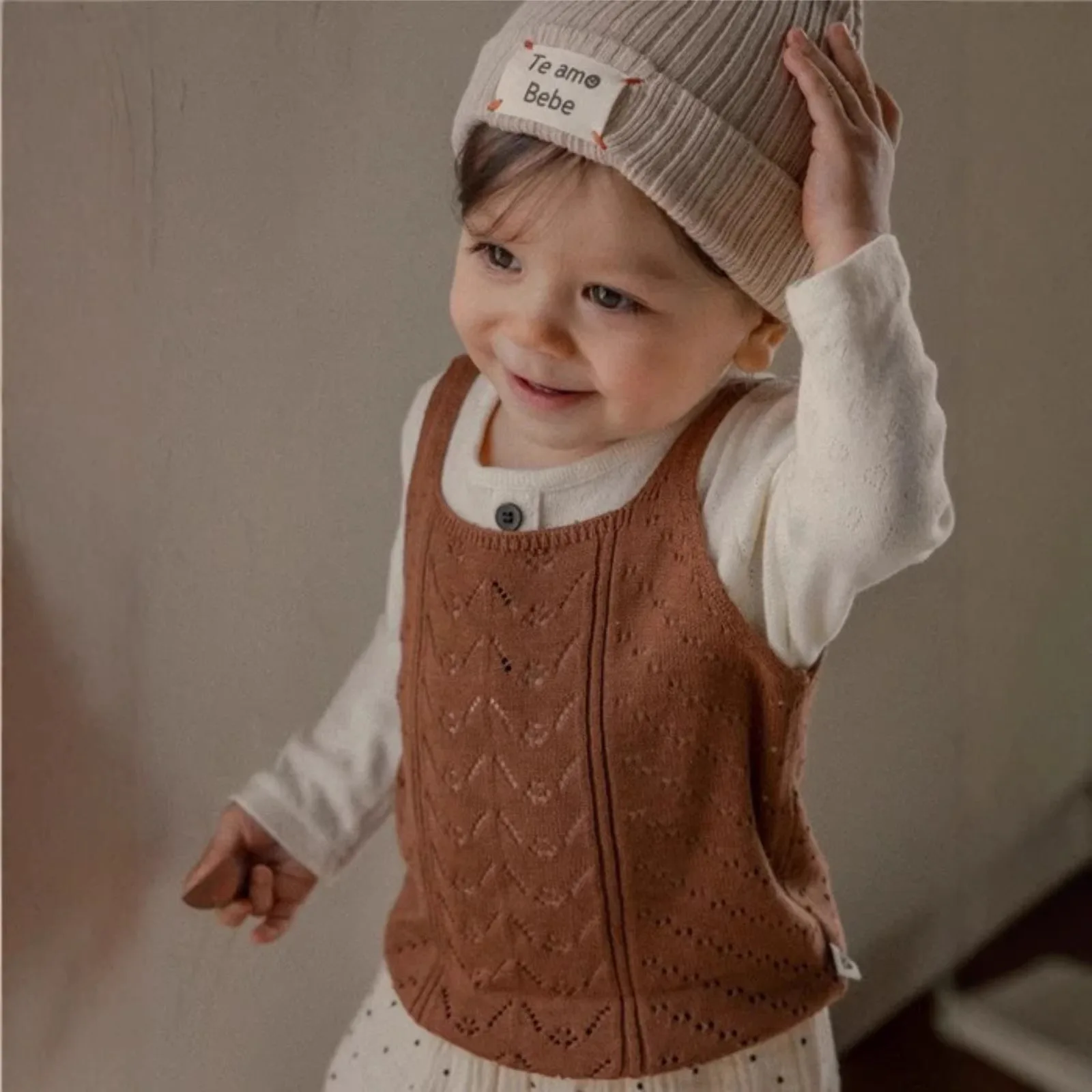 2026년 봄 신상  민소매 니트 조끼 코튼 용 솔리드 속이 비치는 조끼 여자아이..