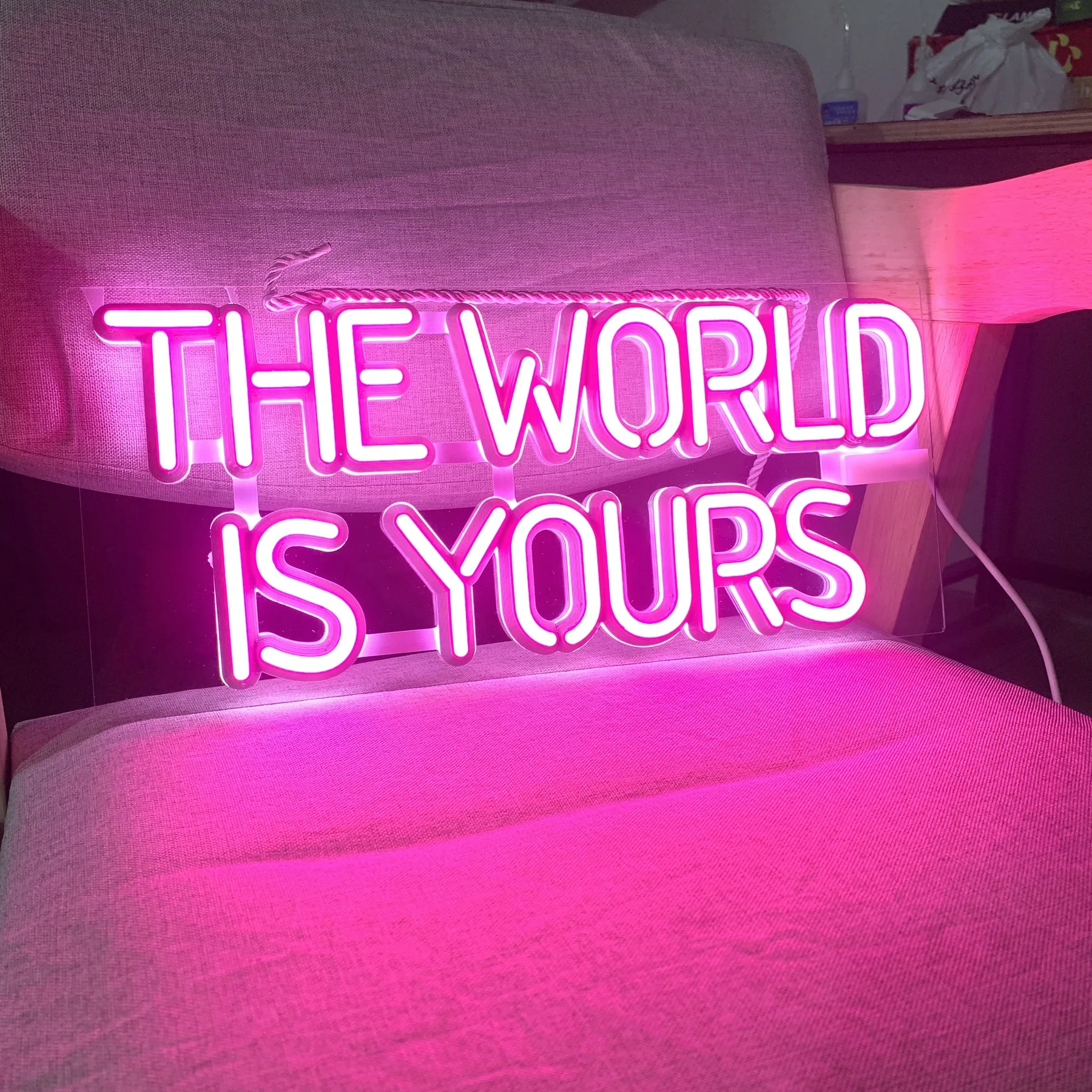 Неоновая светодиодная вывеска с надписью The World IS Your | Освещение