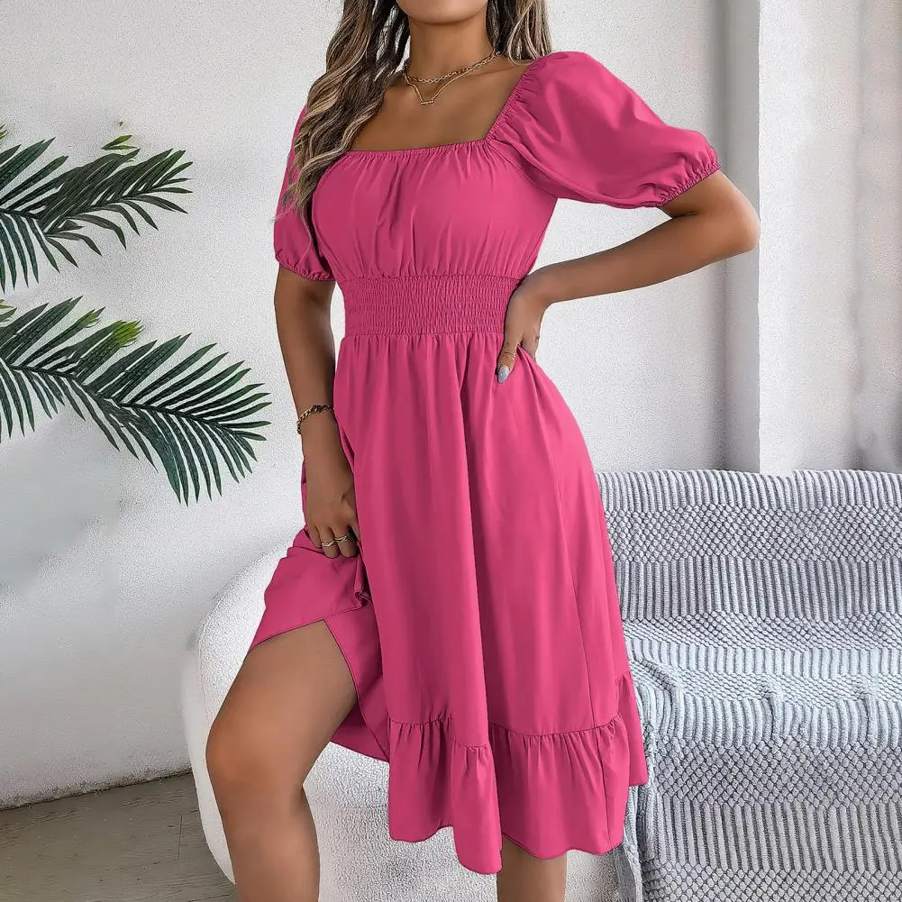 

Платье-миди женское ТРАПЕЦИЕВИДНОЕ с квадратным вырезом, высокой талией и оборками