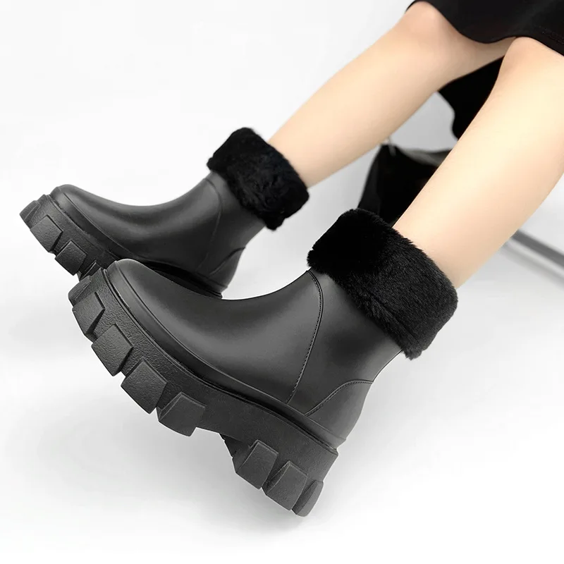

New Women Platform Thick PVC Waterproof Sole Wear Resistant Water Shoes Fashion Rain Female Insulated Garden Galoshes 35-40