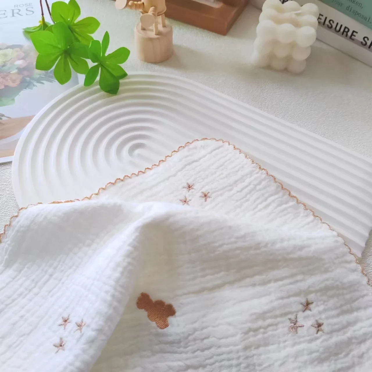 2pcs Cotton Baby Face Towel Newborn Items 4 Layer Embroidery Muslin Baby Bibs Handkerchief Soft Saliva Towel Feeding Burp Cloths