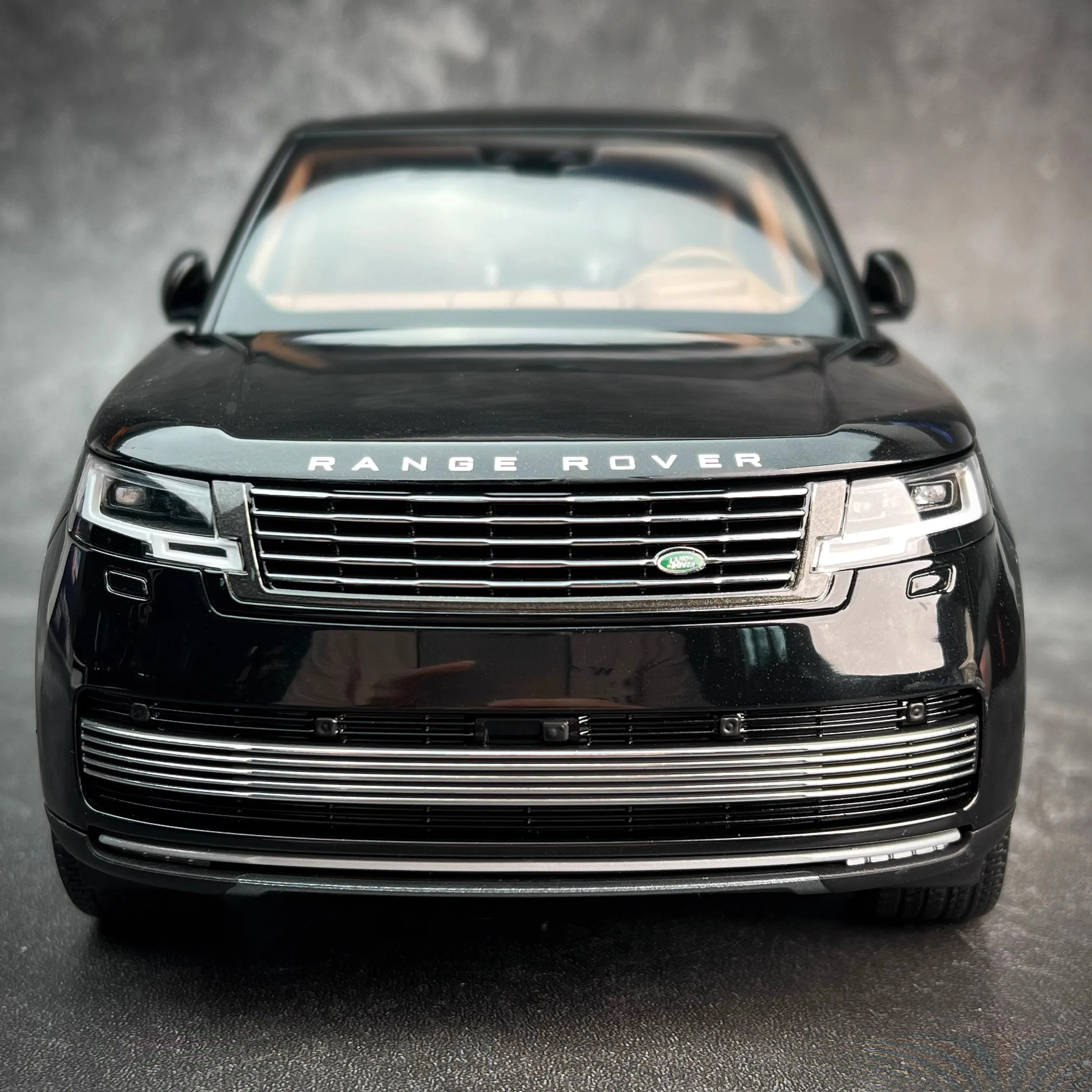 LCD Car Model 1/18 Land Rover range rover sv car model simulation